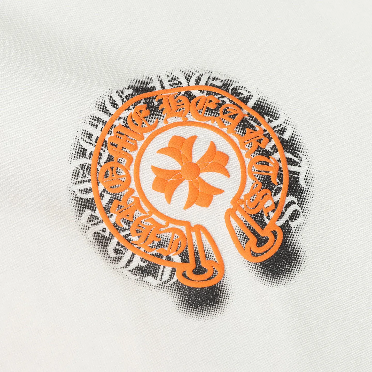 🅿️180 Chrome hearte/Chrome heart ch 25ss early spring Sanskrit horseshoe foam printed short-sleeved T-shirt. A must-have item for daily commuting for men and women in light luxury. The correct version is welcome to compare. Detailed features: ·280g 100% cotton double yarn jersey fabric. ·Special thickened 32 pieces of double-strand 1x1 thread in the same vat. ·Double-needle stitching process. ·Original main mark washed hangtag. Color: black white Size: XS-L